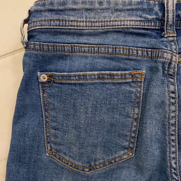 Pilcro Slim Boyfriend Crop Jeans. Size 26. Jeans are in good condition - Picture 10 of 16